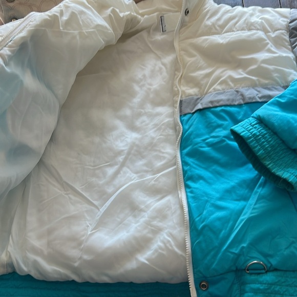 Vintage Snow Trails Medium White and Teal Ski Jacket - Picture 10 of 13
